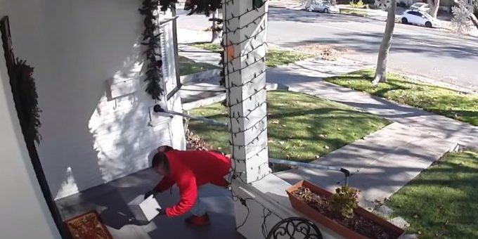 Бывший инженер NASA и Маколей Калкин продолжают разыгрывать воров посылок (видео) » 24Gadget.Ru :: Гаджеты и технологии