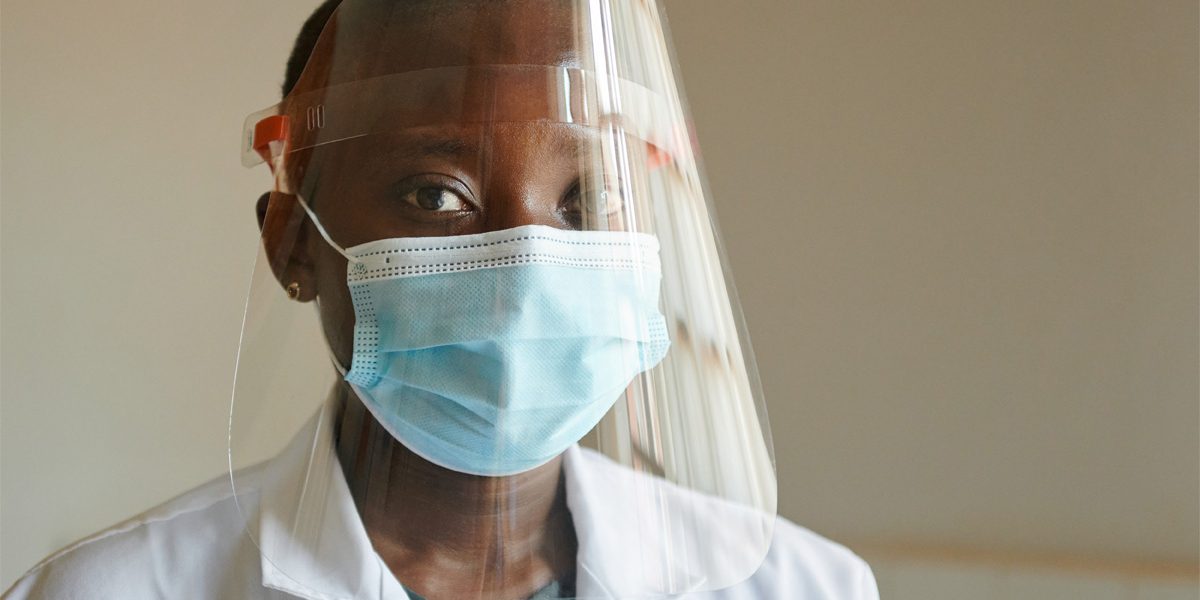 <pre>Пожертвование Apple СИЗ помогает Замбии в борьбе с COVID-19 и ВИЧ