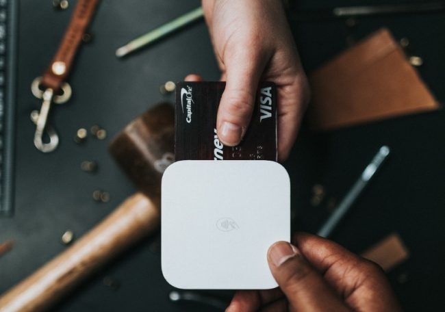 Вернуть деньги за подарки: 5 банковских карт с кэшбэком на товары для детей