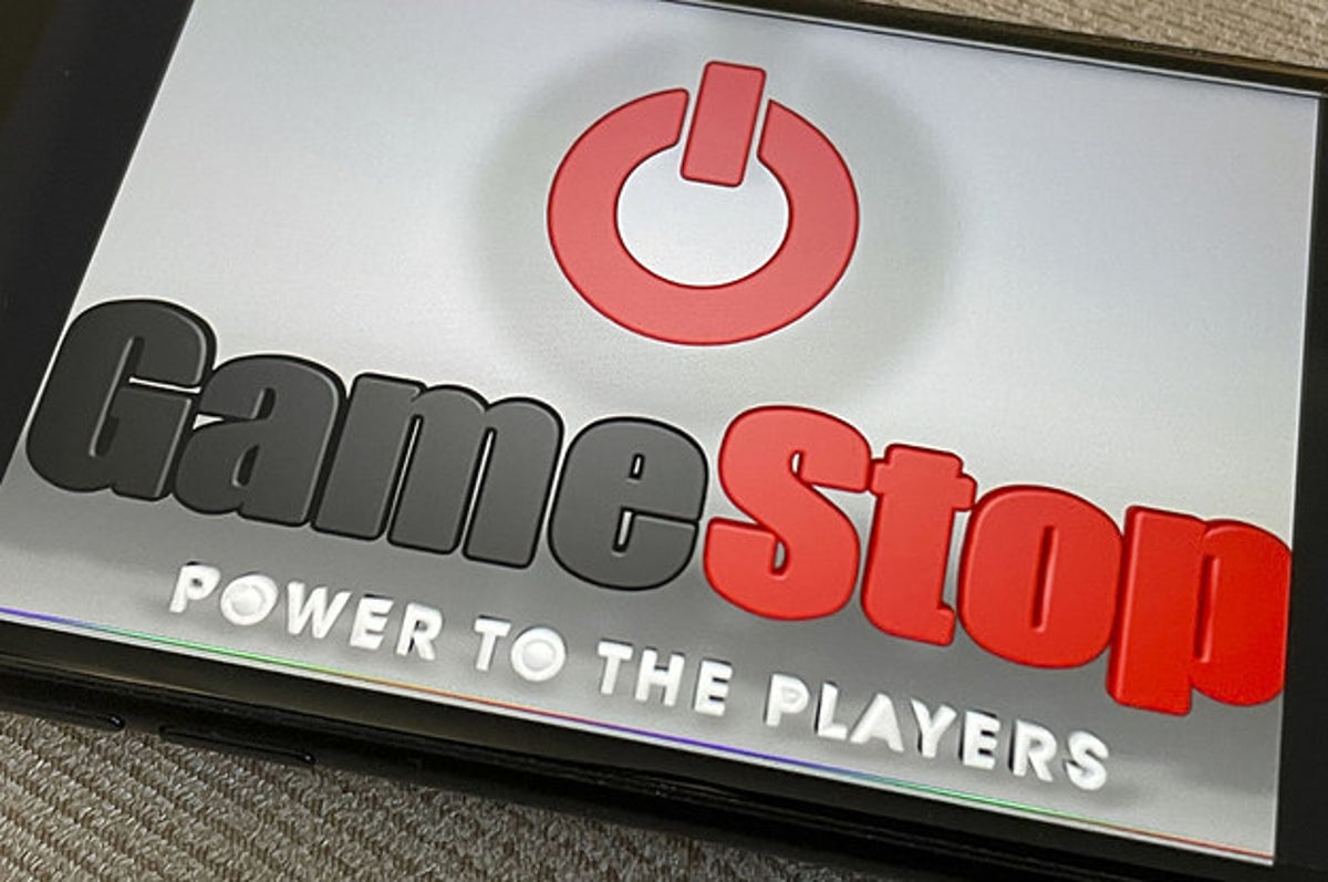 <pre>Фирмы с Уолл-стрит несут убытки на GameStop и признают поражение Redditors