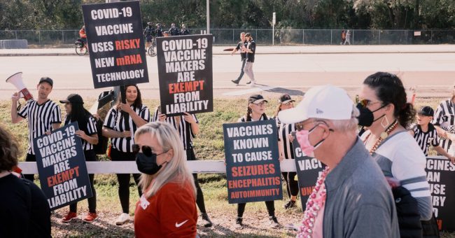 <pre>Facebook заявляет, что планирует удалить сообщения с ложными заявлениями о вакцинах.