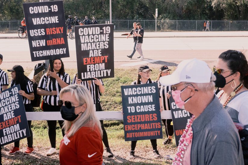 <pre>Facebook заявляет, что планирует удалить сообщения с ложными заявлениями о вакцинах.