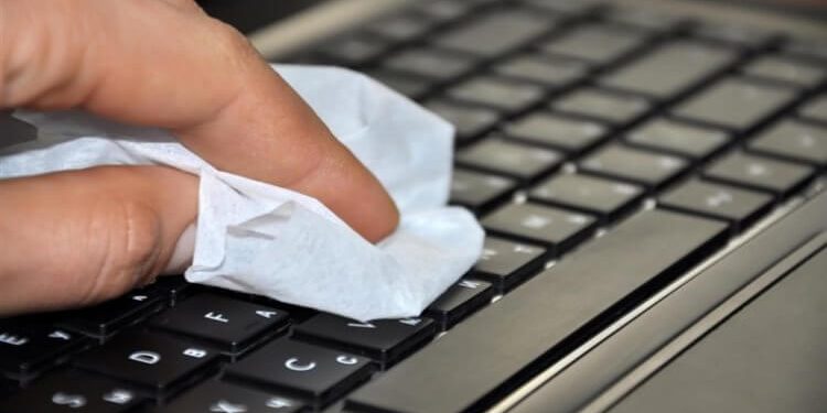 Как правильно чистить клавиатуру и экран вашего Mac