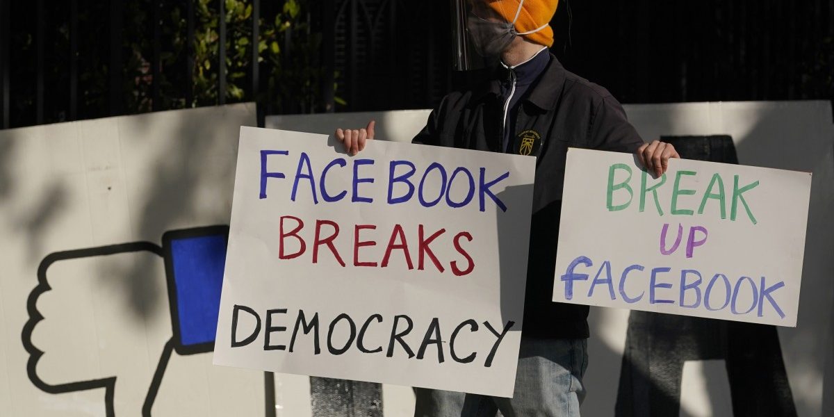 <pre>Facebook выступил против вердикта Шовена. Почему не всегда?