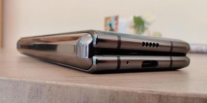 <pre>Складной iPhone с экраном 8 дюймов, запуск в 2023 году