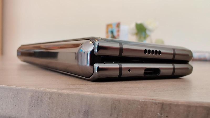 <pre>Складной iPhone с экраном 8 дюймов, запуск в 2023 году