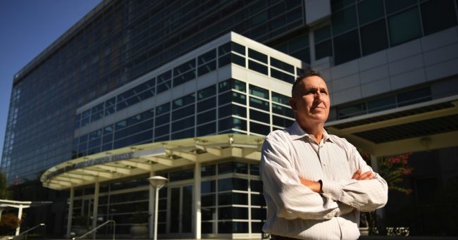 <pre>DMV расследует заявления Tesla об использовании беспилотных автомобилей