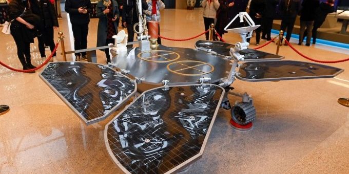 Марсоход «Чжужун» передал на Землю первые фотографии с Марса (3 фото) » 24Gadget.Ru :: Гаджеты и технологии