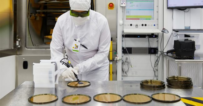 <pre>Apple выделяет дополнительные 410 миллионов долларов из своего фонда перспективного производства для II-VI