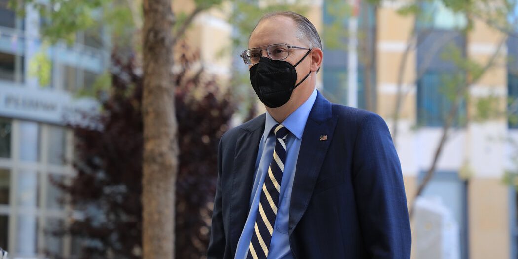 <pre>Испытание Apple и Epic начинается с экскурсии по «Метавселенной» Fortnite