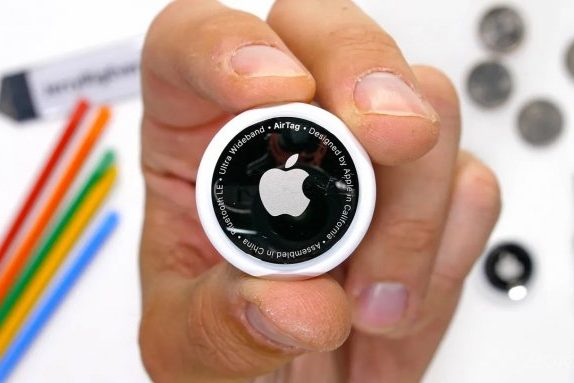 Зак Нельсон заглянул вовнутрь Apple AirTag и остался доволен (видео) » 24Gadget.Ru :: Гаджеты и технологии
