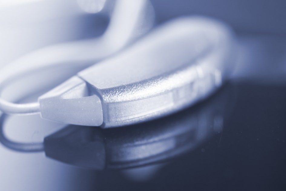 <pre>Почему слуховые аппараты такие дорогие?