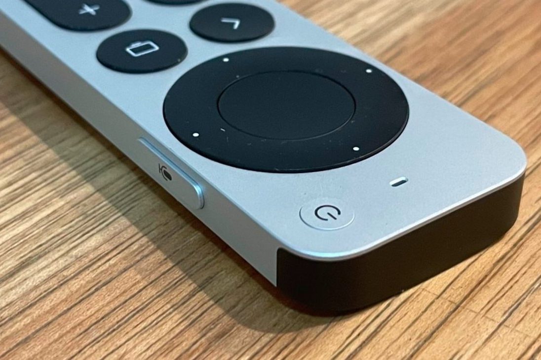 <pre>Технология UWB от Apple может снова упростить наведение на пульт дистанционного управления