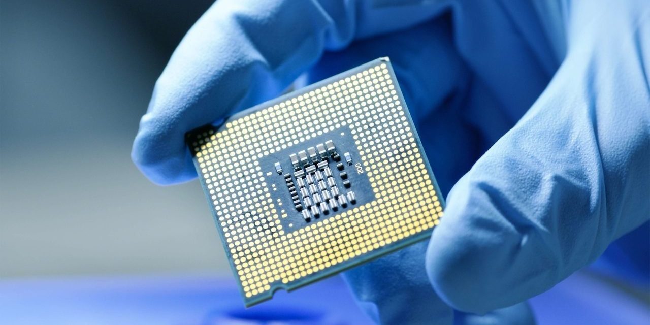 <pre>Пожертвование вакцины США и Тайваню может помочь избежать закрытия заводов по производству микросхем