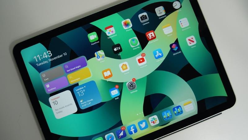 <pre>iPad Air с OLED-экраном «Теперь отложен до 2023 года»