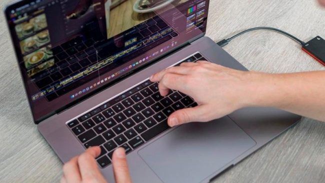 <pre>Будет ли кому-нибудь не хватать Touch Bar?