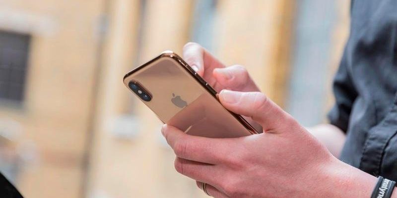 <pre>Российские хакеры использовали ошибку iOS для нападения на государственных чиновников