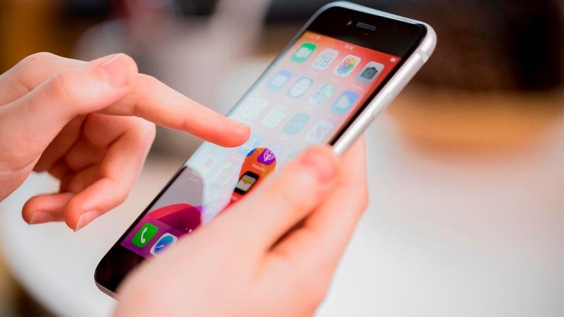 <pre>Новый iPhone SE будет выпущен весной 2022 года