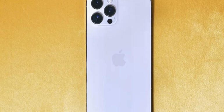 <pre>Это июль. Никогда не покупайте iPhone в июле