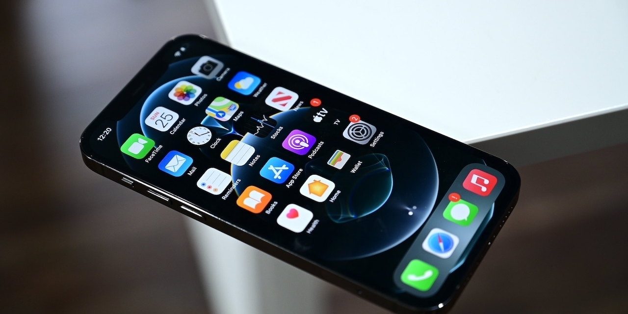 <pre>«iPhone 13» может позаимствовать «постоянно включенный экран» у Apple Watch