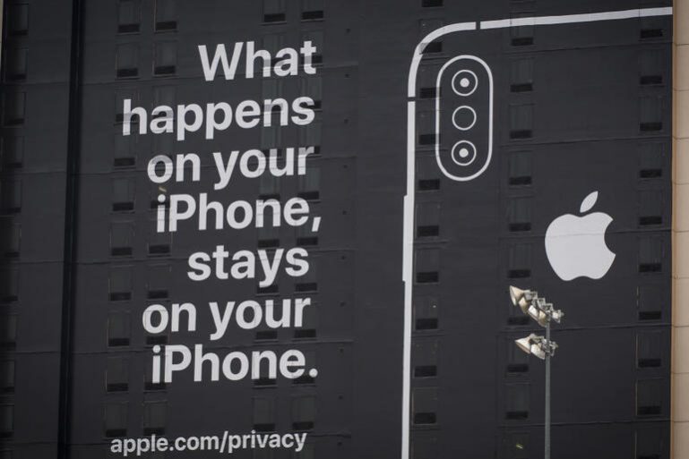 <pre>Apple делает сканирование на стороне клиента в массовом порядке, и джинн из бутылки