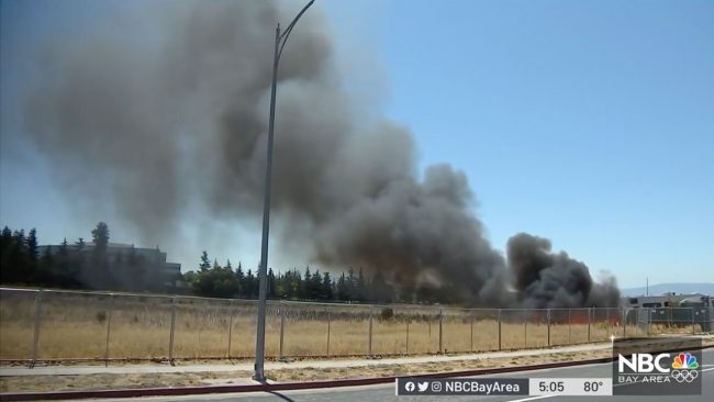 <pre>Пожар угрожает разбить лагерь на земле Apple, компания планирует проект доступного жилья