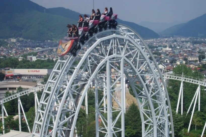 Самые быстрые американские горки Японии нанесли людям тяжелые травмы