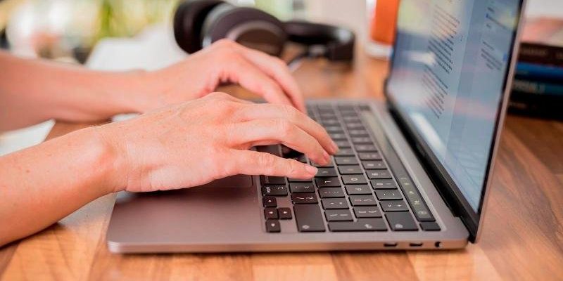 <pre>MacBook Pro с M1X появится «через несколько недель»