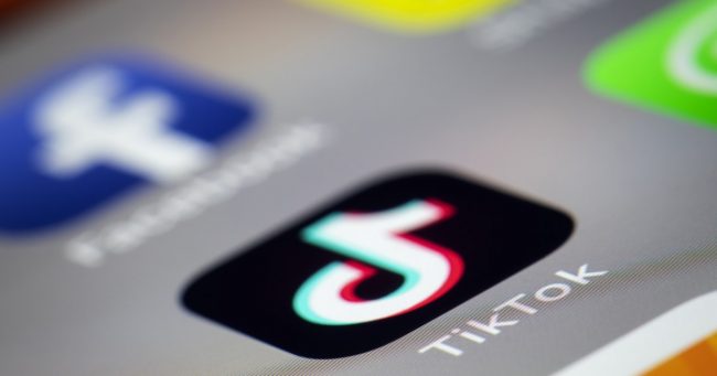 <pre>Альтернативы TikTok для создателей Black: Fanbase, Clapper, другие