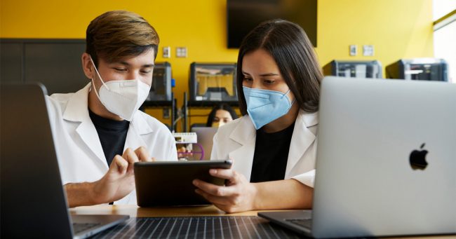 <pre>Apple расширяет инициативу «Расовое равенство и справедливость» за счет новых обязательств на 30 миллионов долларов