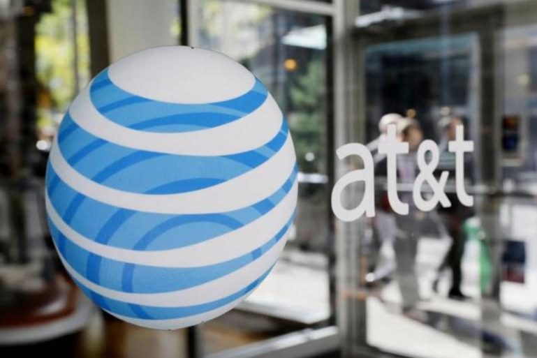 <pre>AT&T заявляет, что у нее большие проблемы. Продавец T-Mobile показал мне, насколько велик