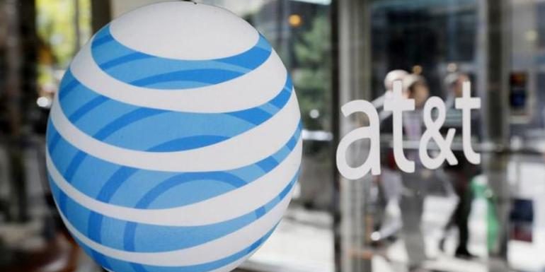 <pre>AT&T заявляет, что у нее большие проблемы. Продавец T-Mobile показал мне, насколько велик