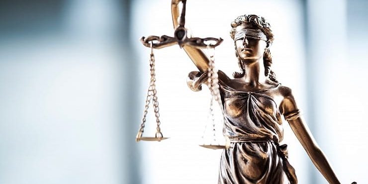 Что такое де-юре и де-факто?