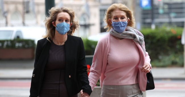 <pre>Испытание Элизабет Холмс: основные выводы по итогам пятой недели