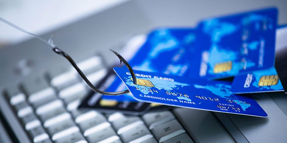 <pre>Праздники вызывают всплеск мобильных и интернет-фишинговых атак