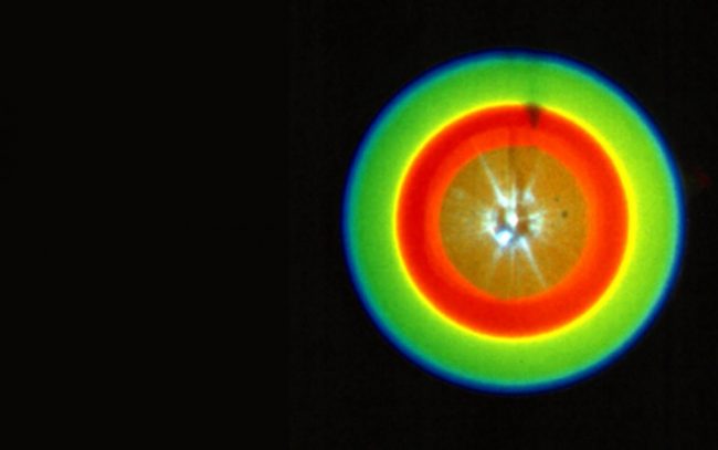 Физики впервые связали два разных квантовых объекта