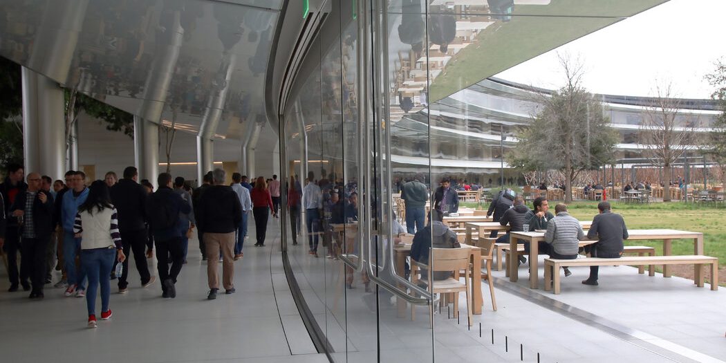 <pre>Apple назначает дату возвращения в офис обратно к TBD