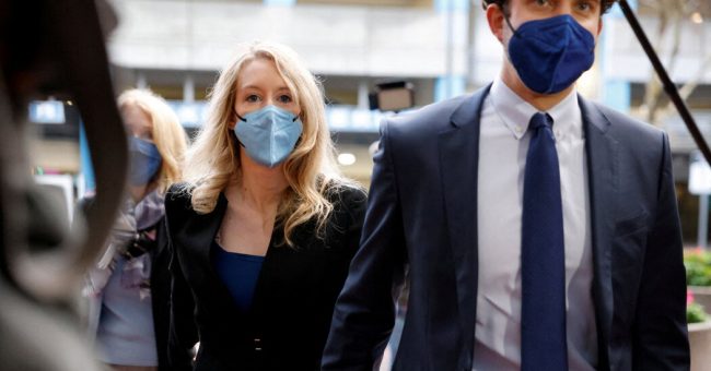 <pre>Суд над Элизабет Холмс: завершающие аргументы должны начаться