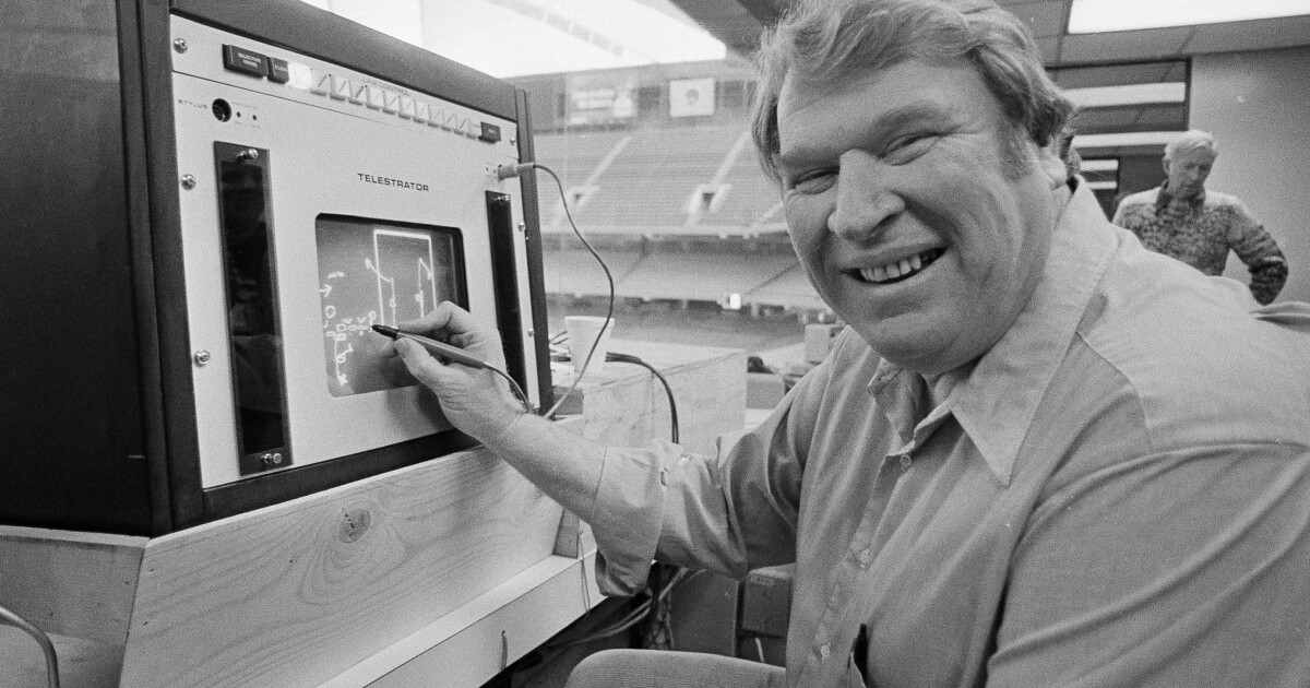 <pre>Вспоминая Джона Мэддена, персонажа видеоигры