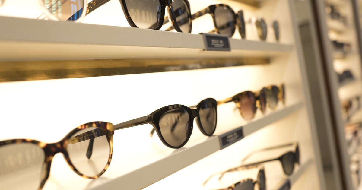 <pre>Колонка: Очки все еще чертовски дороги