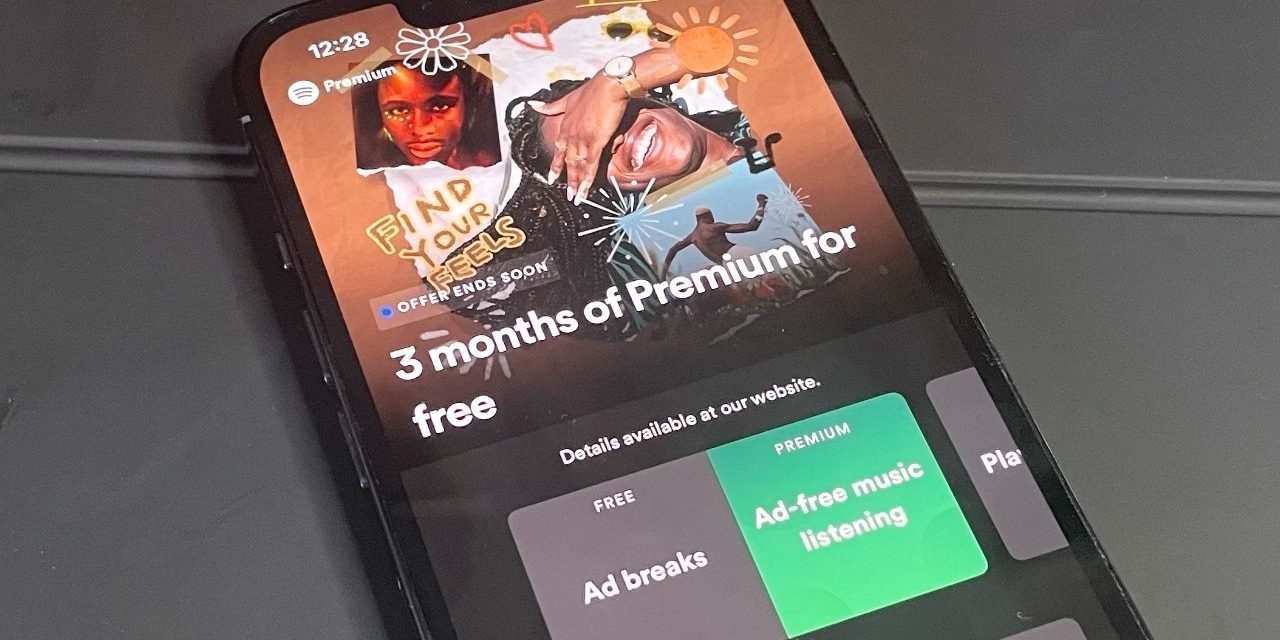 <pre>Spotify отвечает на разногласия подкастами с предупреждениями о COVID-19