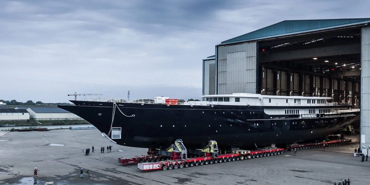 <pre>Битва суперяхт: Y721 Джеффа Безоса против Venus Стива Джобса