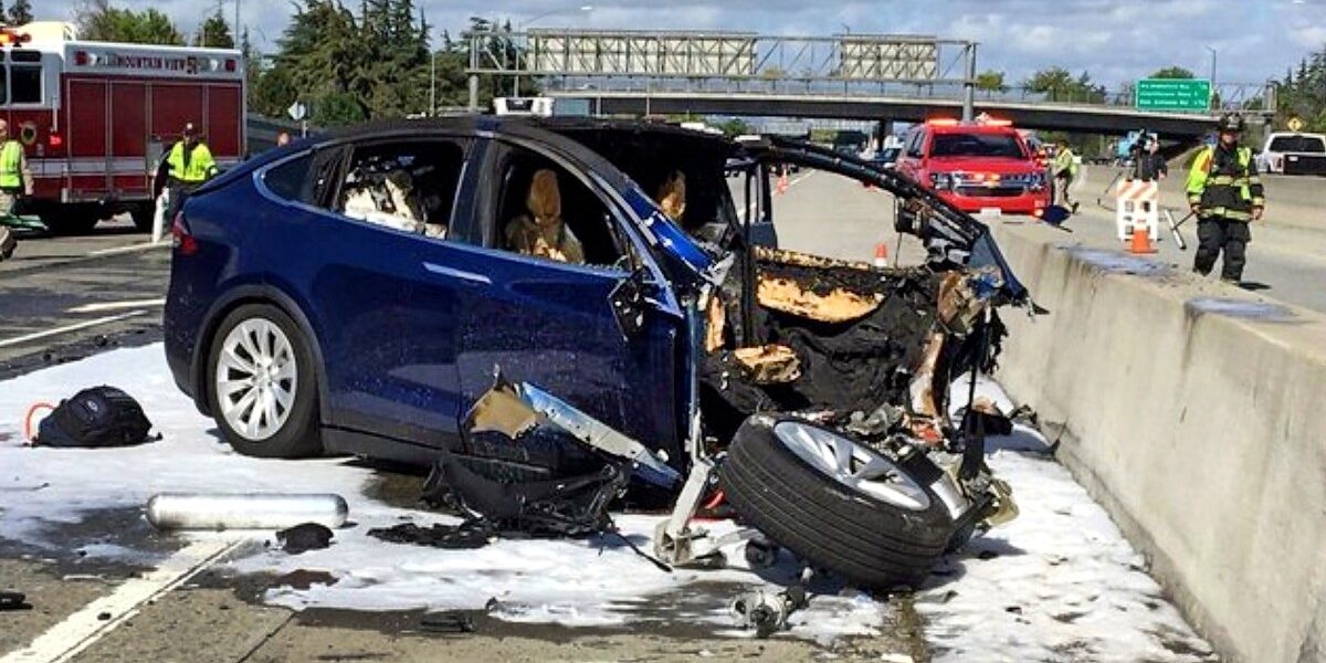 <pre>Подкаст: Когда машины на автопилоте разбиваются — и убивают