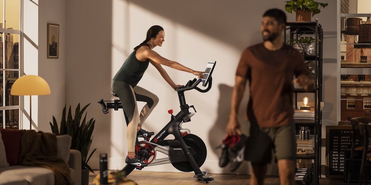 <pre>Peloton назначает нового генерального директора и объявляет об увольнении 2800 сотрудников