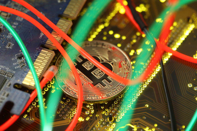 Биткоин упал до 6-недельного минимума От Investing.com