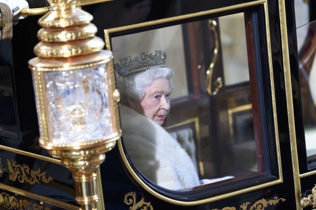 Резкий рост числа NFT с Елизаветой II на OpenSea: новости крипторынка От Investing.com