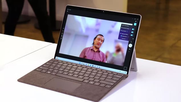 Камеры с ИИ планшета Microsoft Surface Pro 9