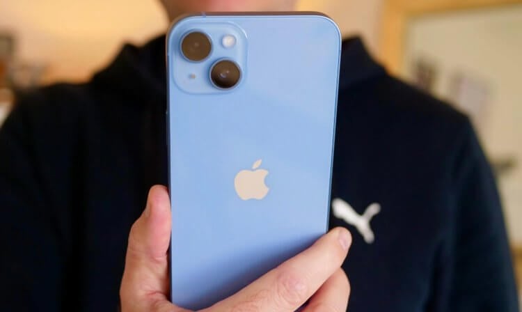 Стоит ли покупать Айфон 14 Плюс. iPhone 14 Plus — просто растянутый в размерах iPhone 13. Фото.