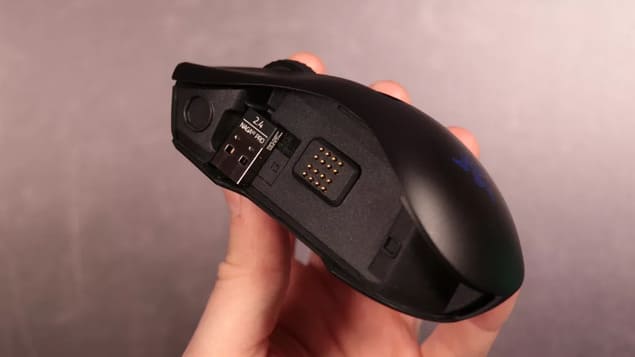 Razer Naga V2 Pro под панелью