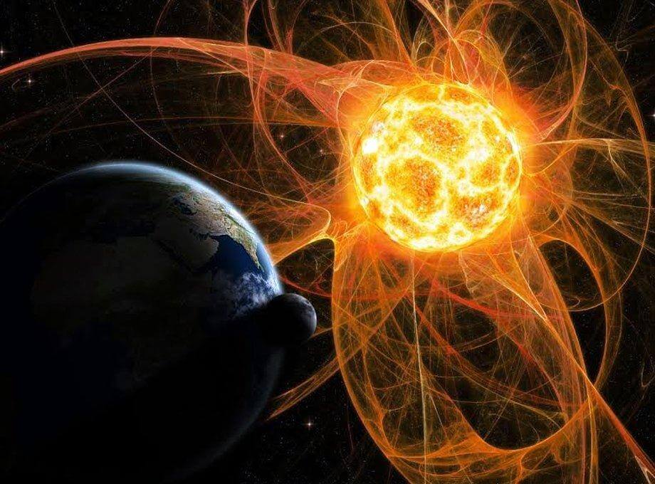 Опасен ли выброс на Солнце для Земли. Выбросы плазма часто сопровождаются выбросами заряженных частиц, вызывающих магнитные бури. Фото.